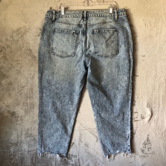 Time and Tru Women Mid-Rise Jeans Size 20 Light Wash Fringe Hem Distressed Plus - Picture 9 of 15